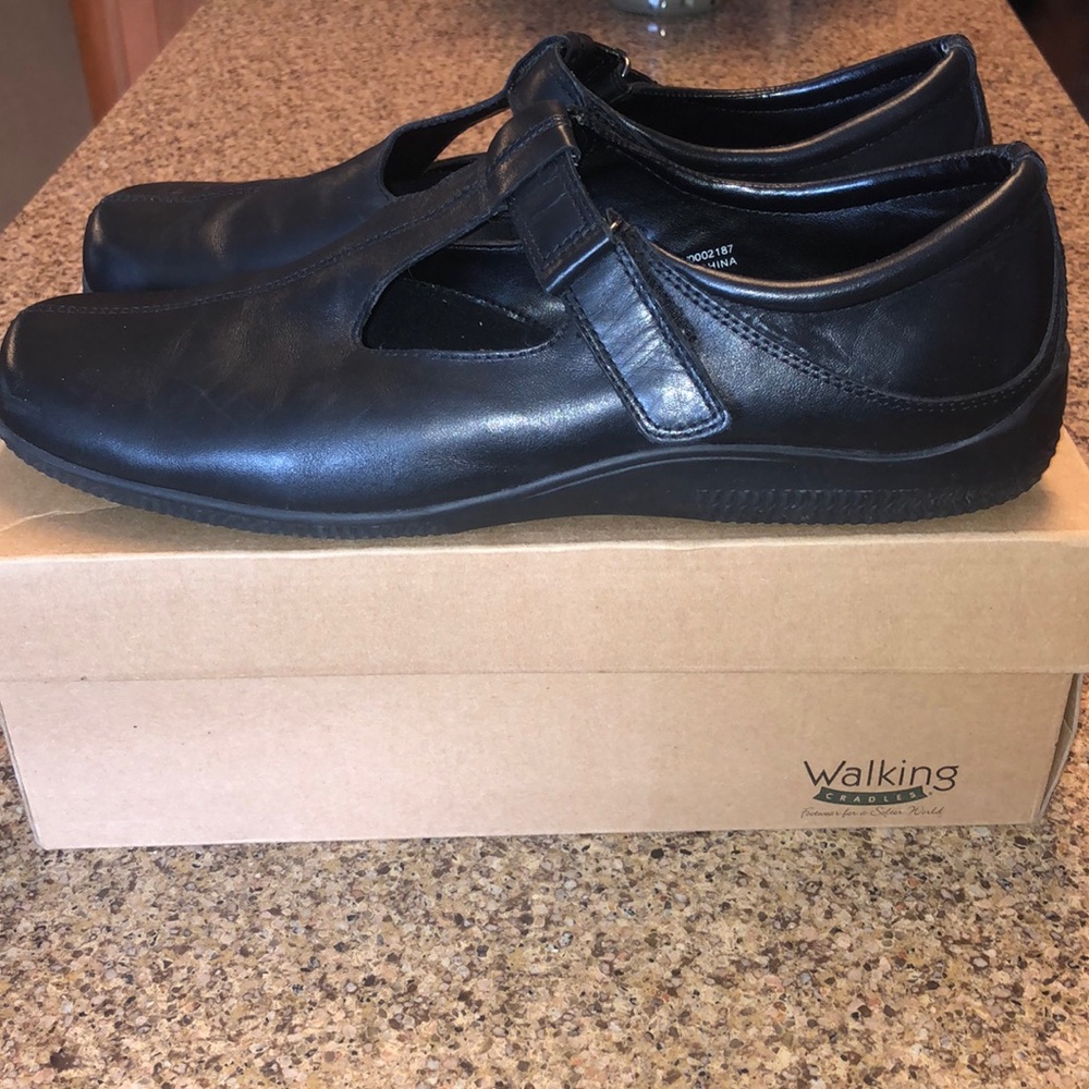 Walking cradles Women shoes SZ 13B